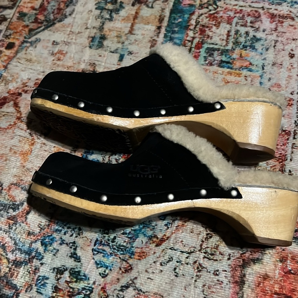 UGG Australia Kalie Clogs, Black, Size 8, EUC - Picture 2 of 6